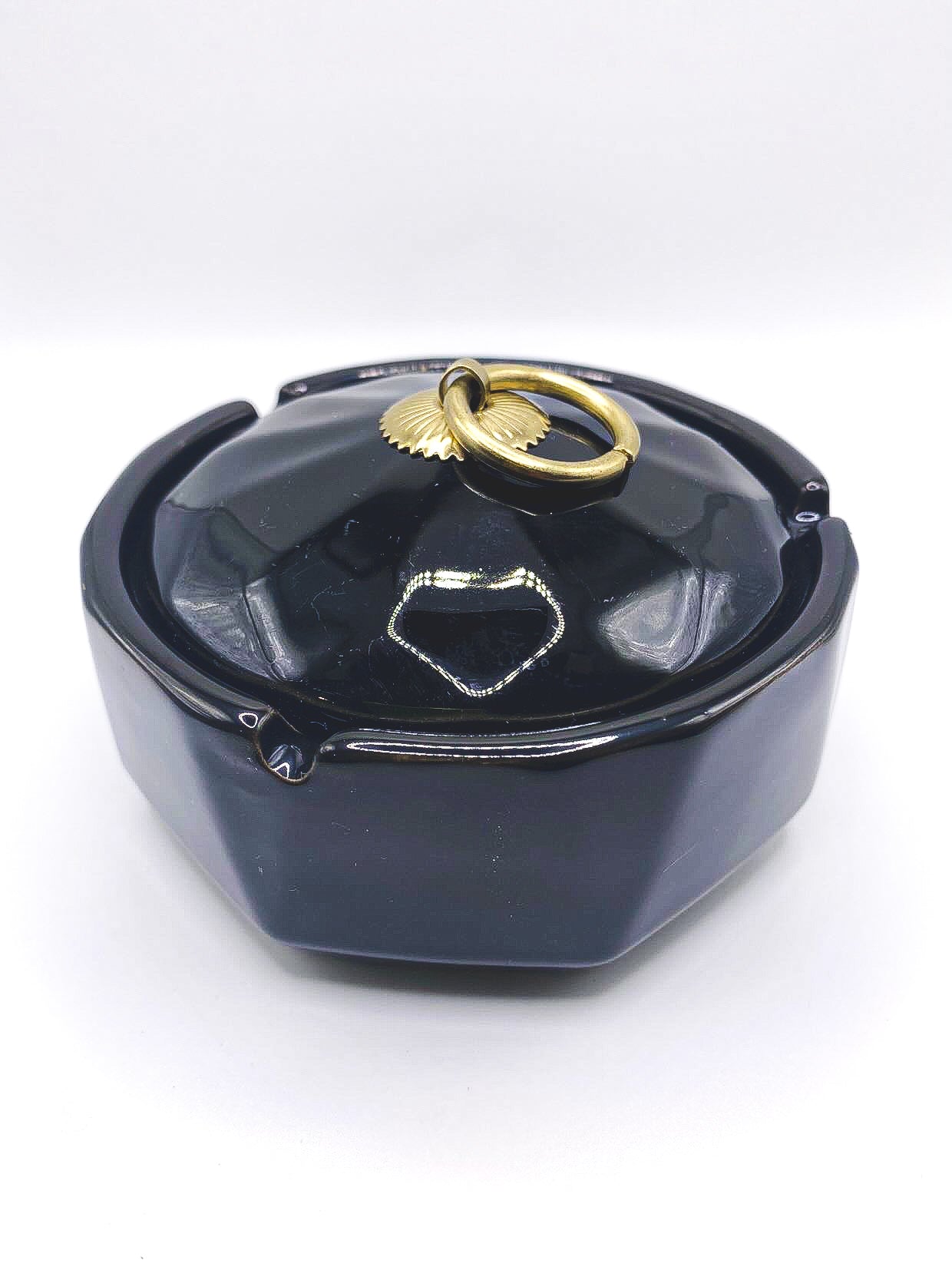  moisture Ash Tray sSet Purple Clay Ceramic Ashtray with Lid  Creative Hotel Supplies Office Bar Household Cigarette Tray (Color : B,  Size : Large) : Home & Kitchen