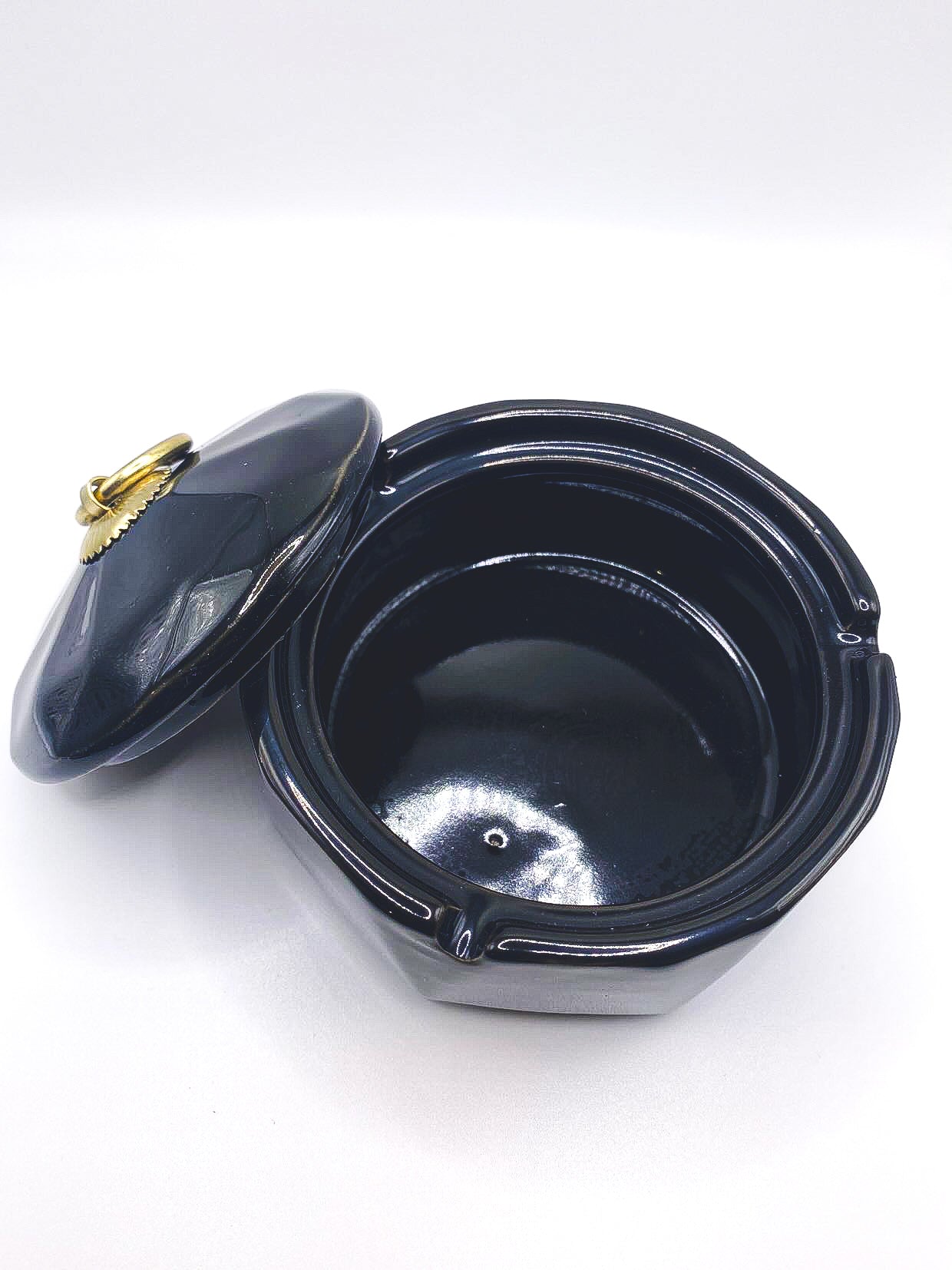  moisture Ash Tray sSet Purple Clay Ceramic Ashtray with Lid  Creative Hotel Supplies Office Bar Household Cigarette Tray (Color : B,  Size : Large) : Home & Kitchen